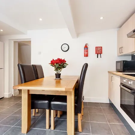 Gorgeous Town Centre Apt With Courtyard Garden Bournemouth Exterior photo