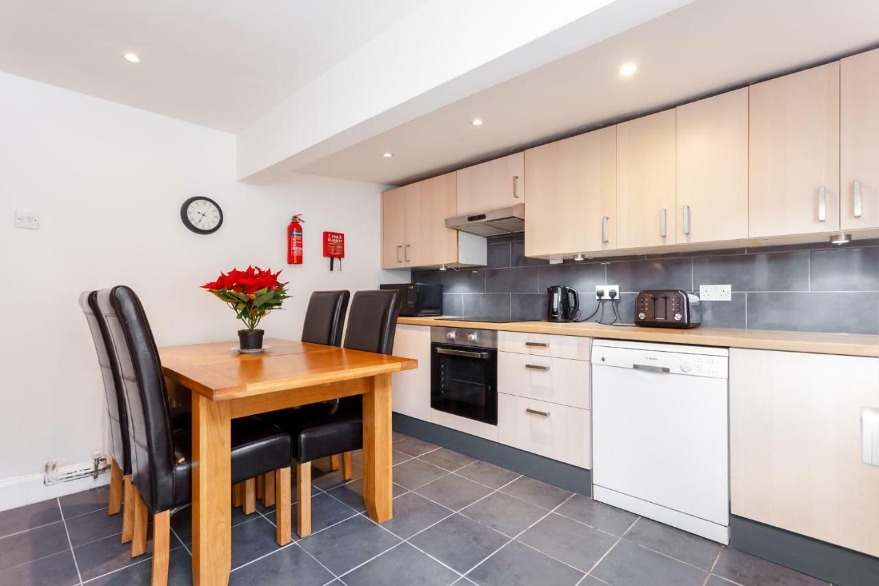 Gorgeous Town Centre With Courtyard Garden *